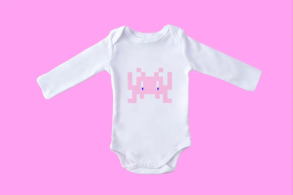 Body blanc enfant avec le petit monstre de la marque 8 Bit Apparel