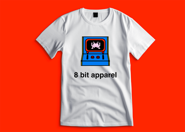 T-Shirt blanc avec le logo de la marque 8 Bit Apparel