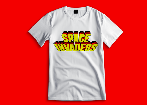 T-shirt blanc avec le logo de Space Invaders